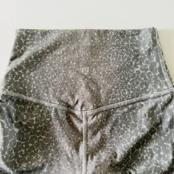 LULULEMON ATHLETICA City Camo Silver Drop Mult Align HR Pant 28" Leggings - US 4 - Picture 5 of 8